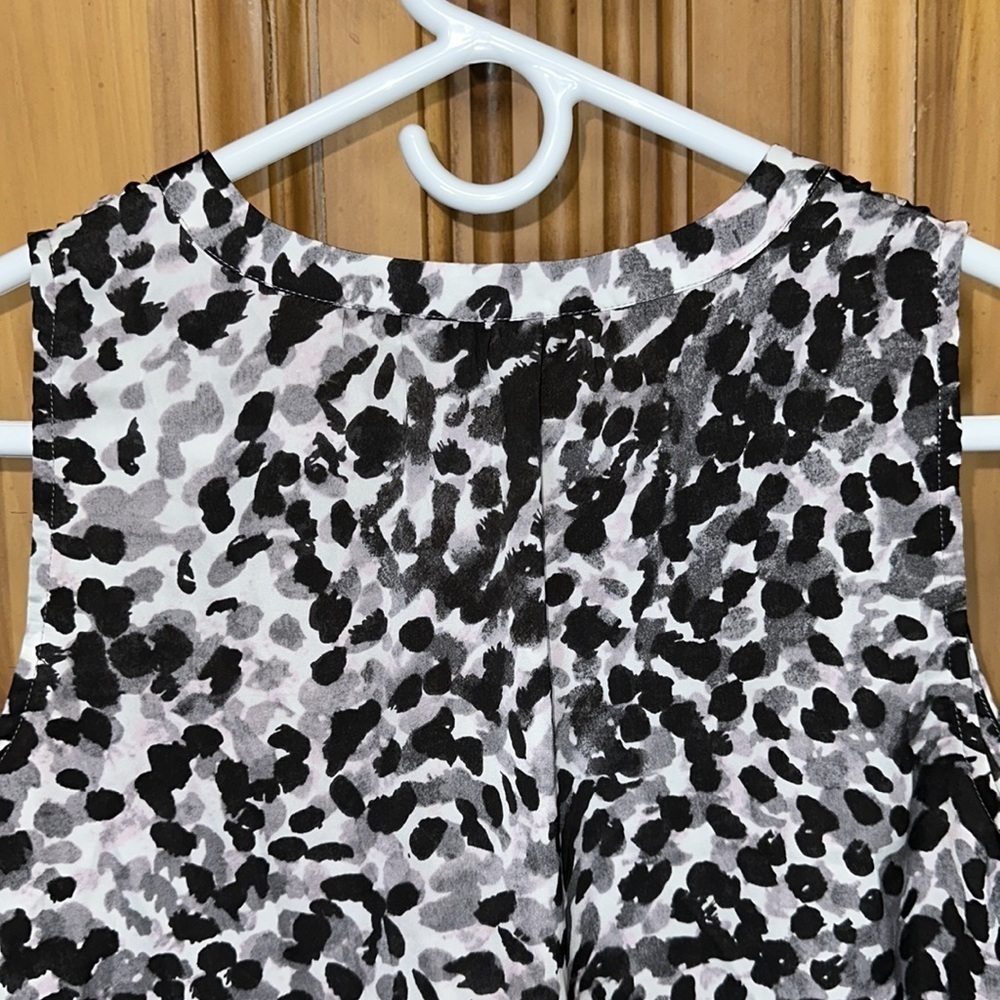 Banana Republic Ruffle V-neck Tank Top - Picture 4 of 7